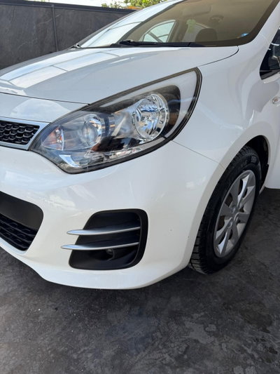 Kia Rio 1.4 CRDi 5p. Cool (8)