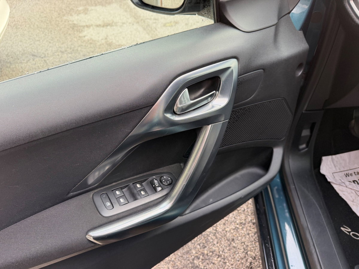 Peugeot 2008 Turbo 110 S&S Allure (11)
