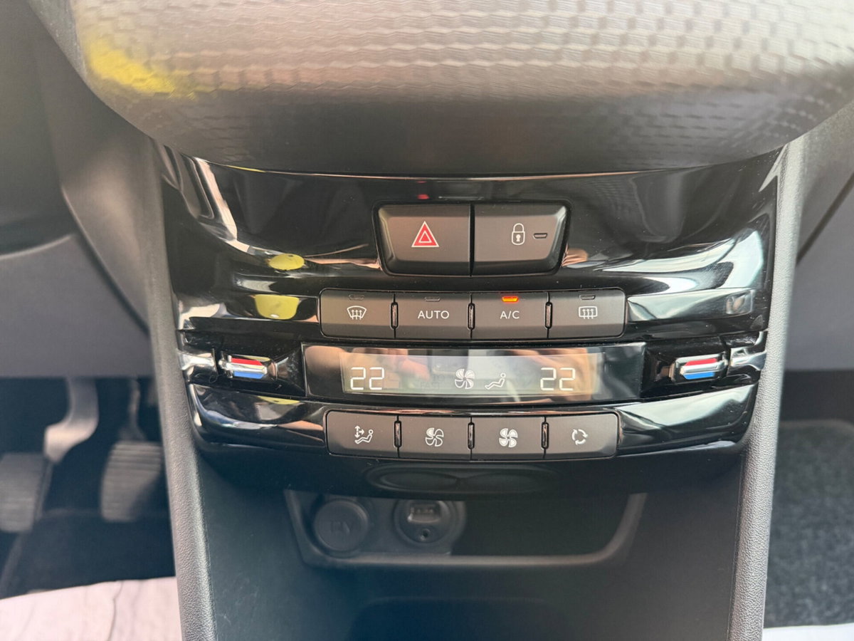 Peugeot 2008 Turbo 110 S&S Allure (19)