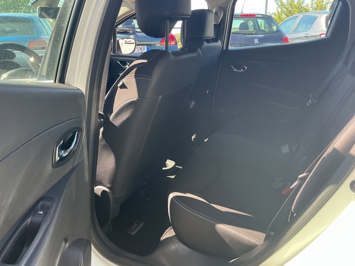 Renault Clio 1.5 dCi 8V 75CV 5 porte Costume National (18)
