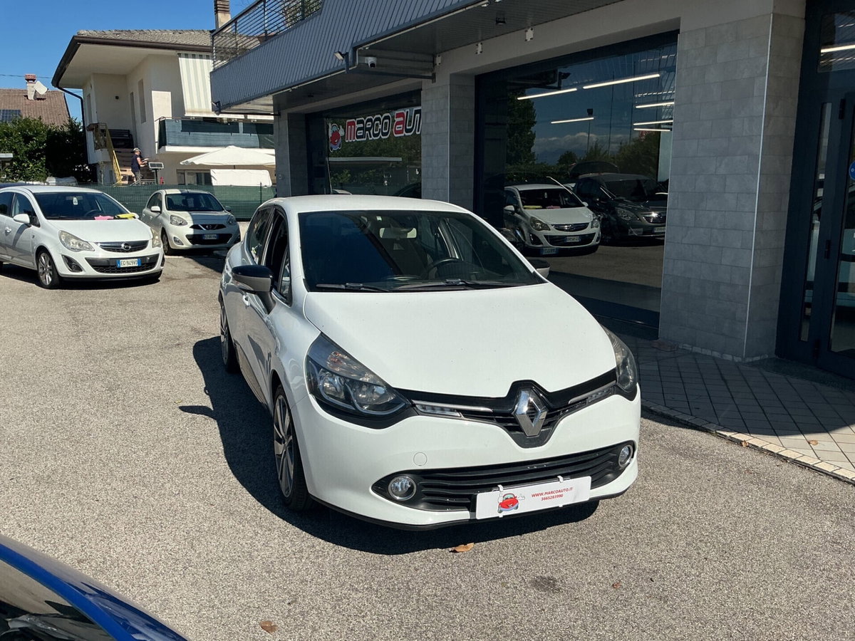 Renault Clio 1.5 dCi 8V 75CV 5 porte Costume National (2)
