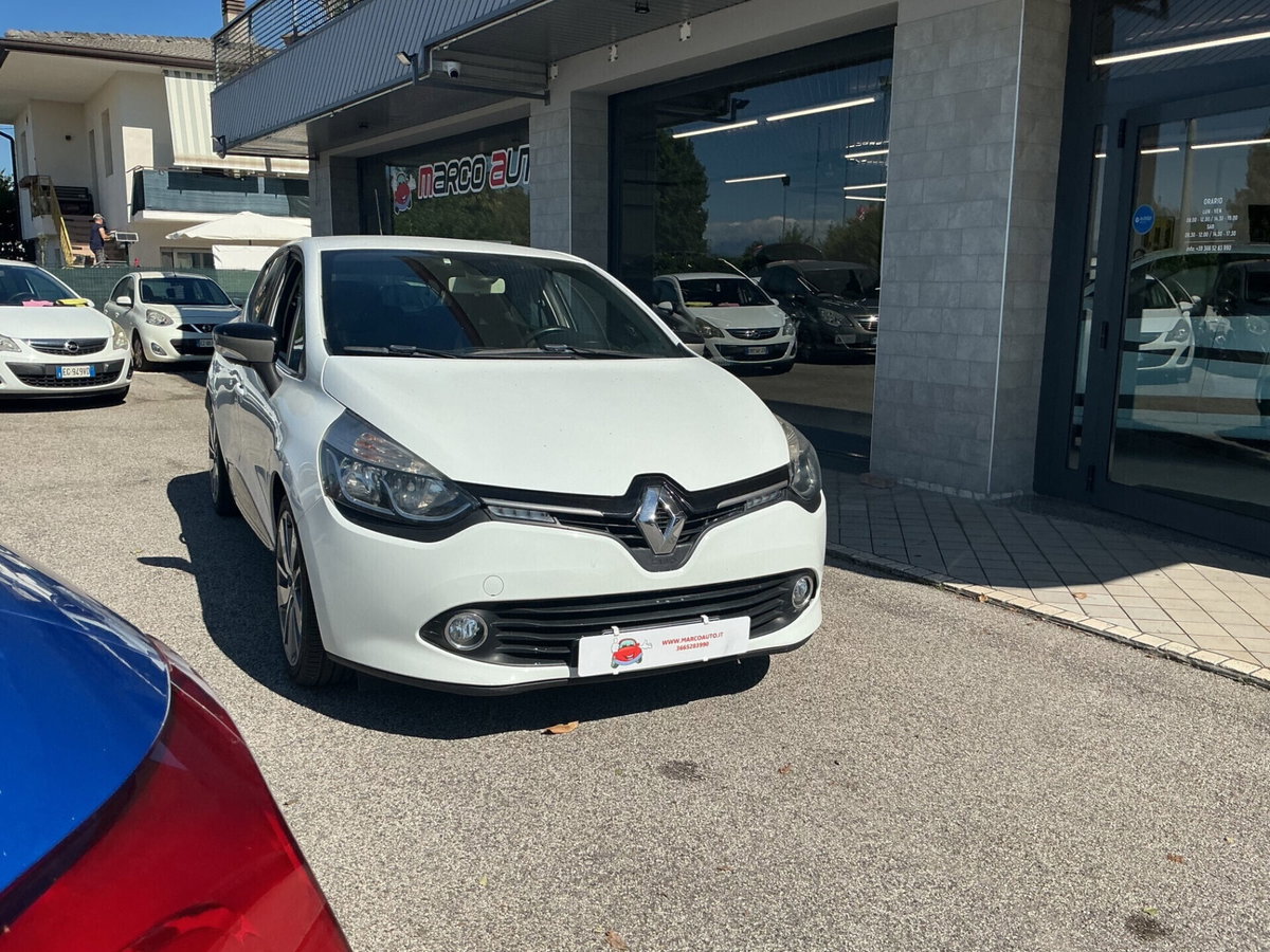 Renault Clio 1.5 dCi 8V 75CV 5 porte Costume National (4)