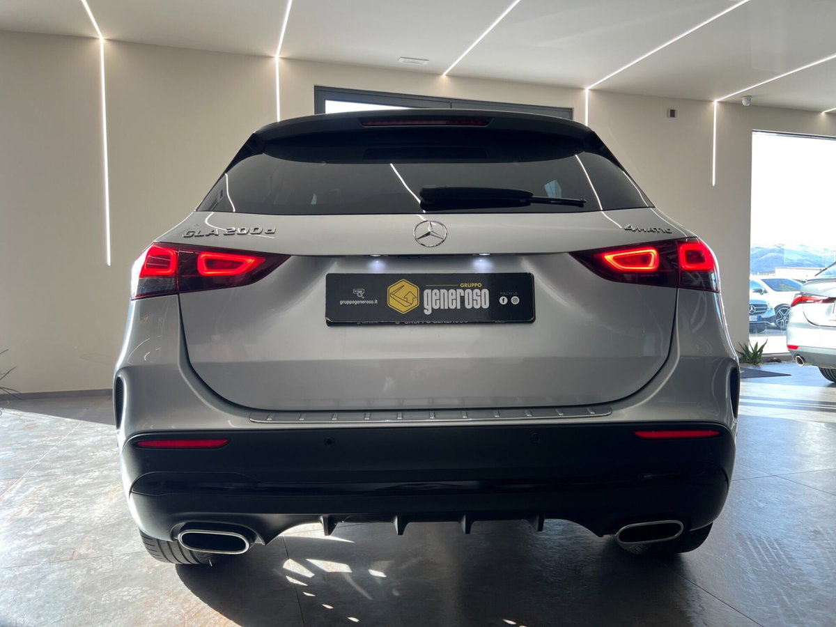 Mercedes-Benz GLA SUV 200 d Automatic 4Matic Premium (4)