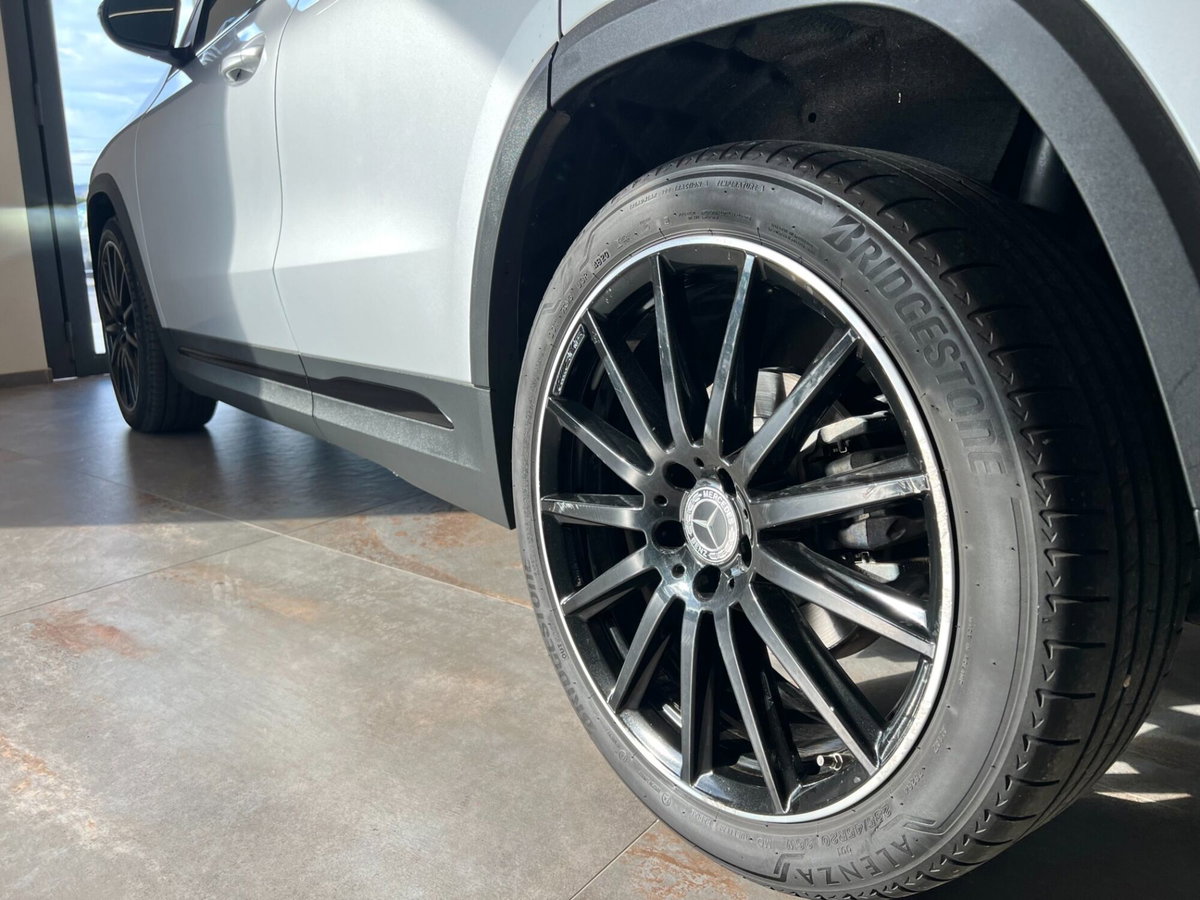 Mercedes-Benz GLA SUV 200 d Automatic 4Matic Premium (7)
