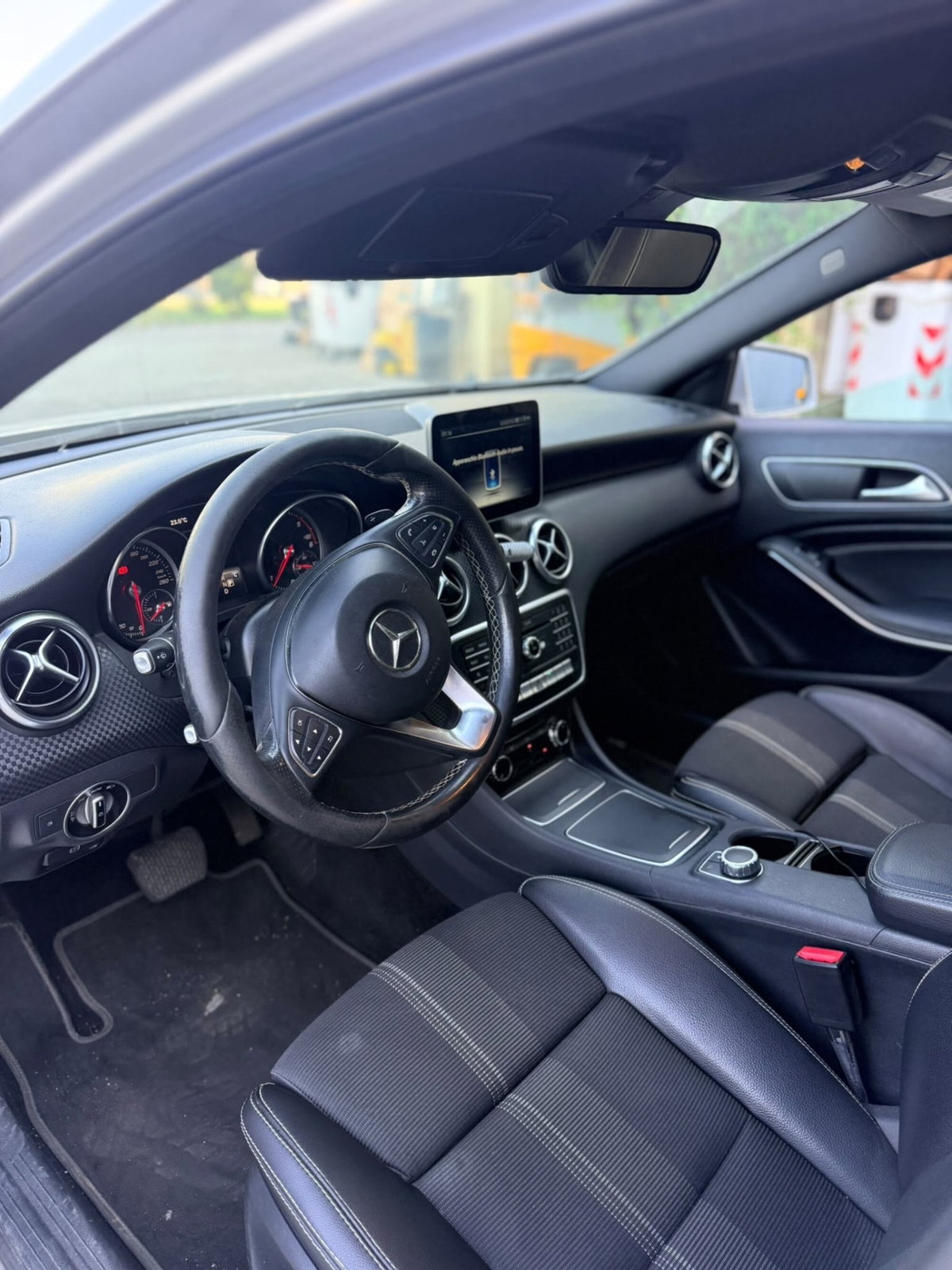 Mercedes-Benz Classe A 180 d Automatic Premium (8)
