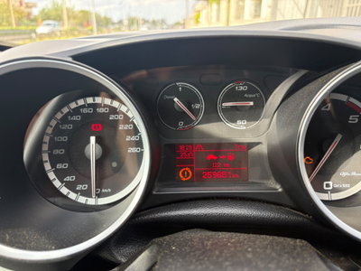 Alfa Romeo Giulietta 2.0 JTDm-2 Distinctive 140cv (12)