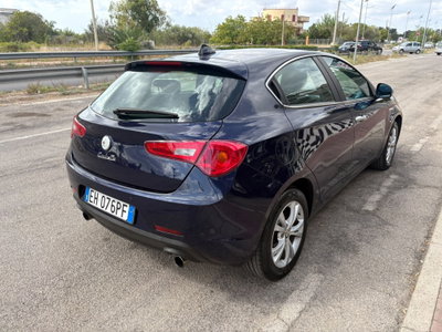 Alfa Romeo Giulietta 2.0 JTDm-2 Distinctive 140cv (5)