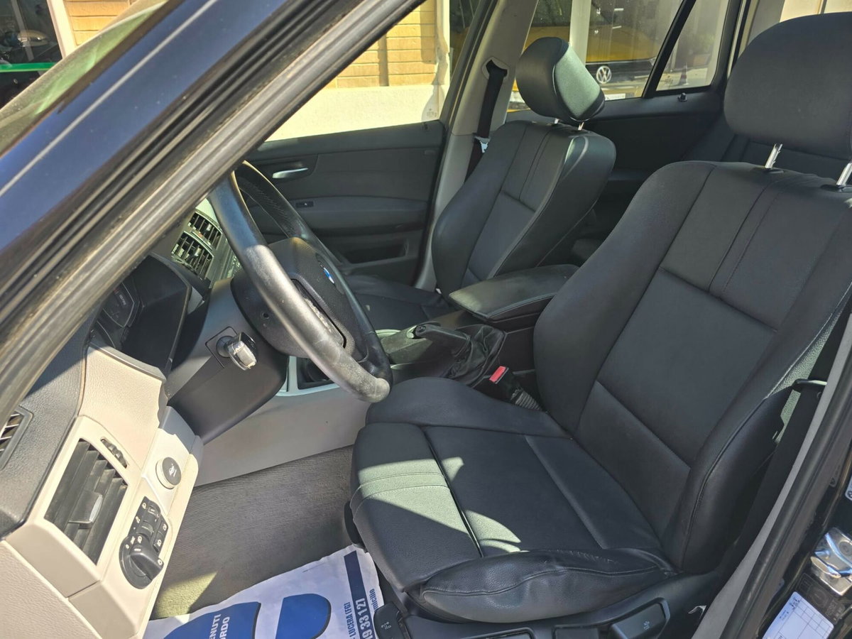 BMW X3 2.0d cat Futura (9)