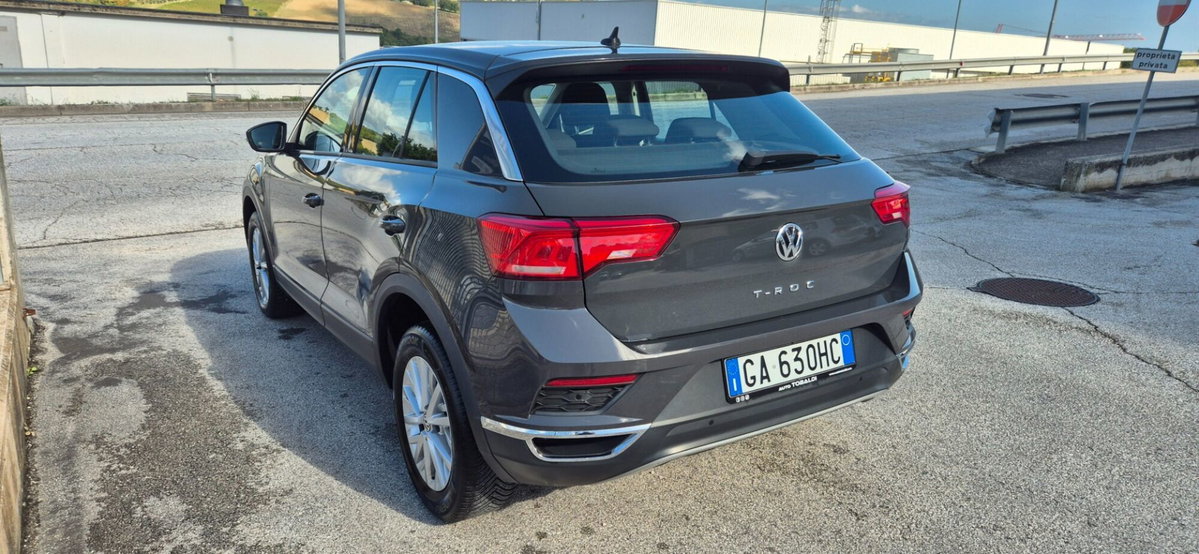 Volkswagen T-Roc 1.6 TDI SCR Business BlueMotion Technology (3)