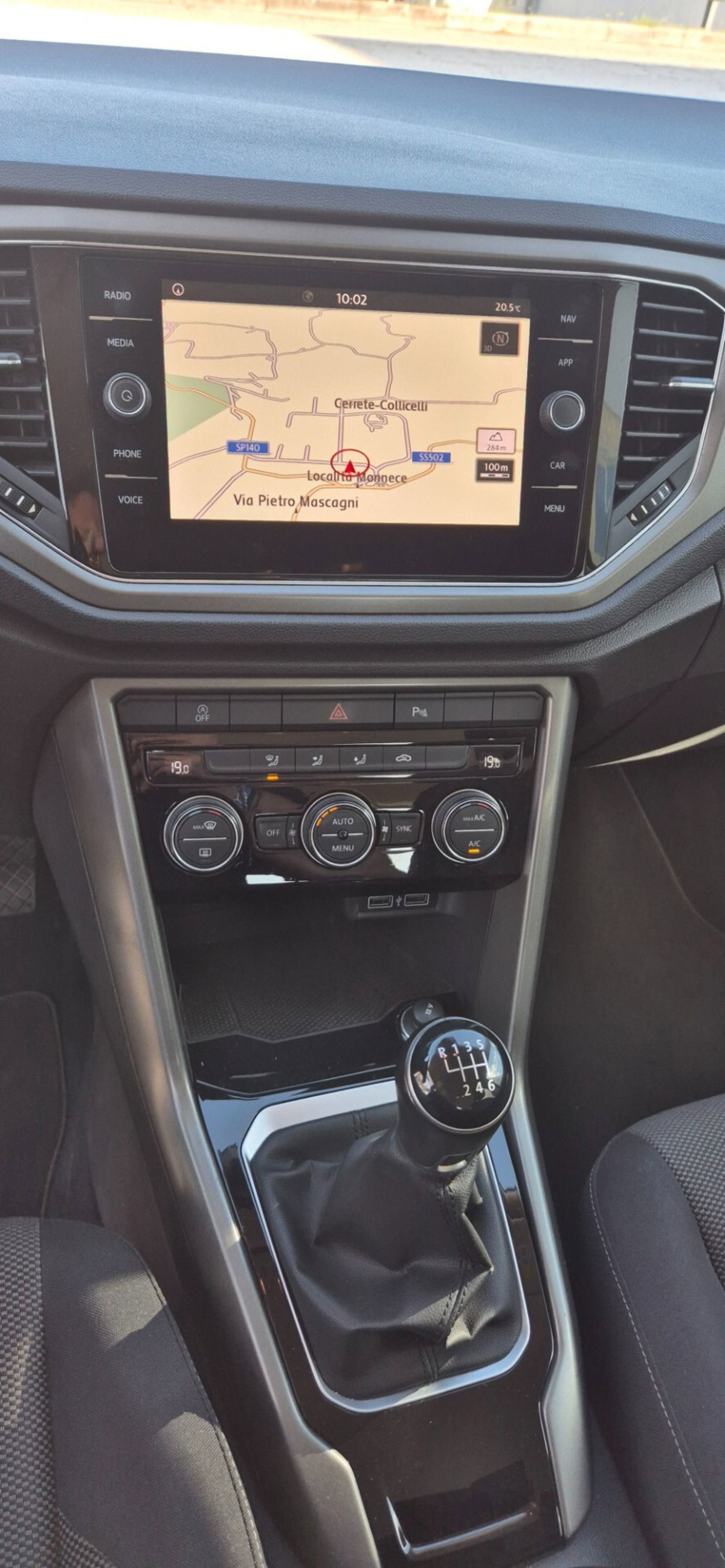 Volkswagen T-Roc 1.6 TDI SCR Business BlueMotion Technology (9)