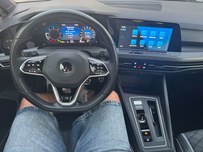 Volkswagen Golf 2.0 TDI 150 CV SCR R-Line (10)