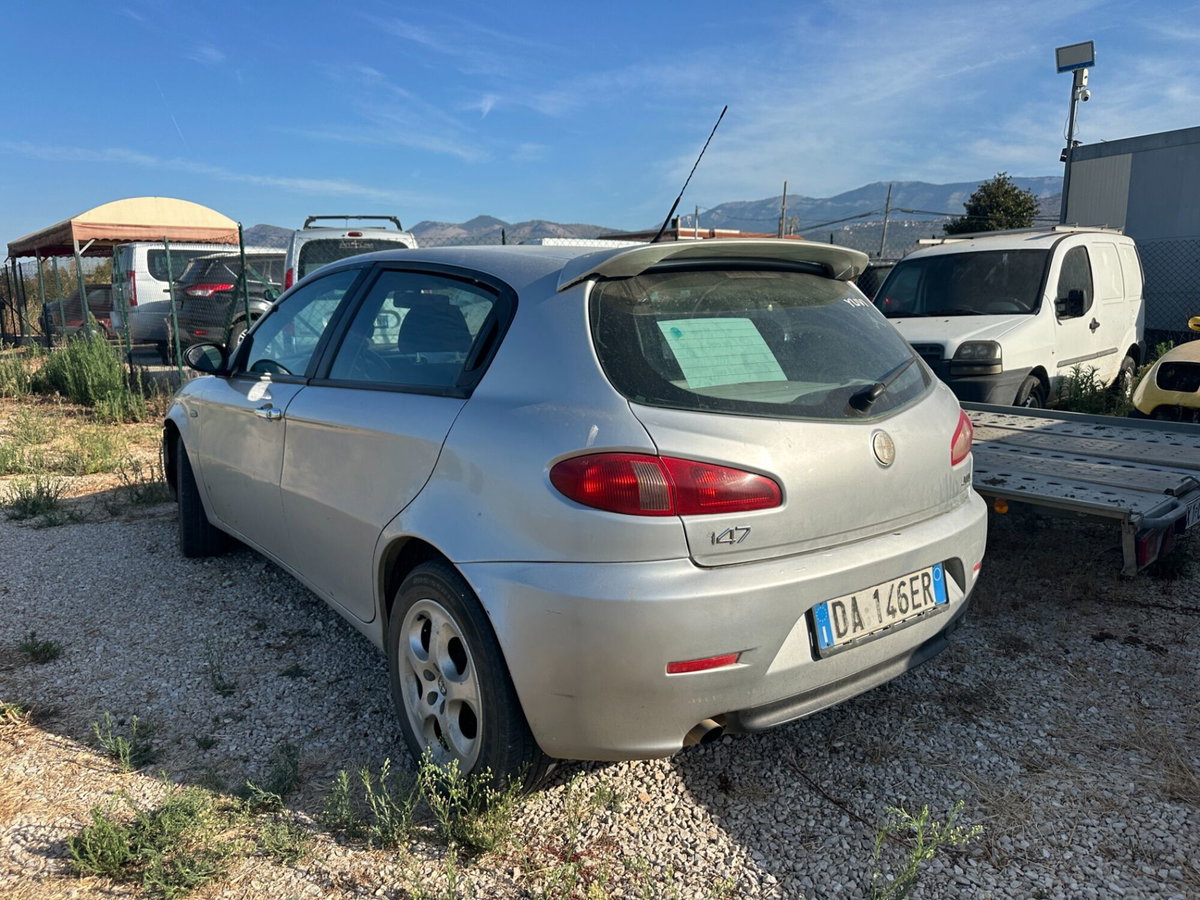 Alfa Romeo 147 1.9 JTD (120) 5 porte Progression (3)