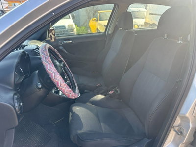 Alfa Romeo 147 1.9 JTD (120) 5 porte Progression (5)