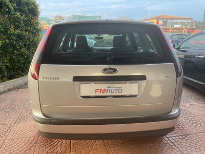 Ford Focus Station Wagon 1.8 TDDi cat SW Ghia (3)