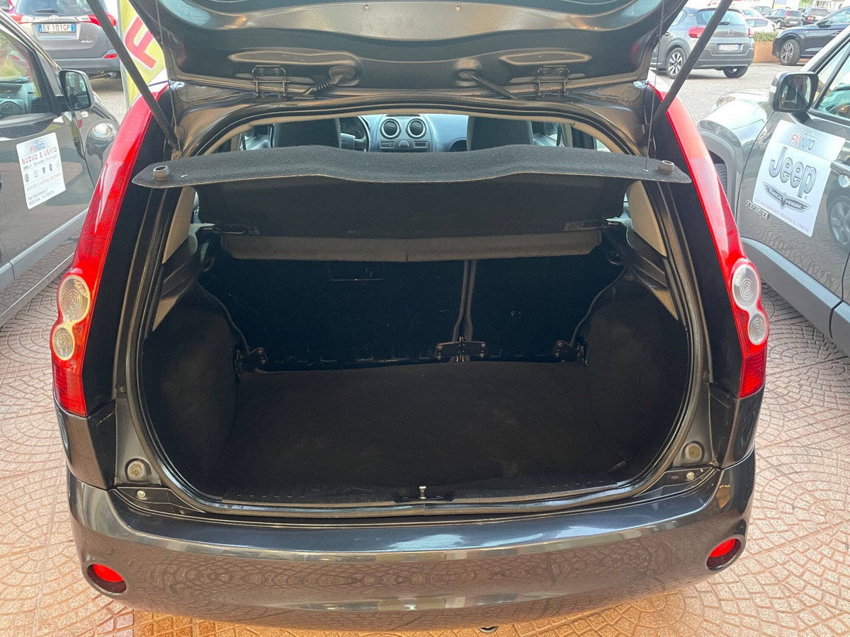 Ford Fiesta 1.2 16V 5p. Ghia (10)