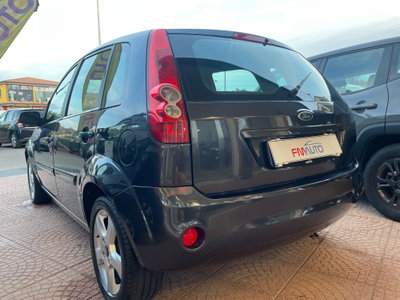 Ford Fiesta 1.2 16V 5p. Ghia (3)