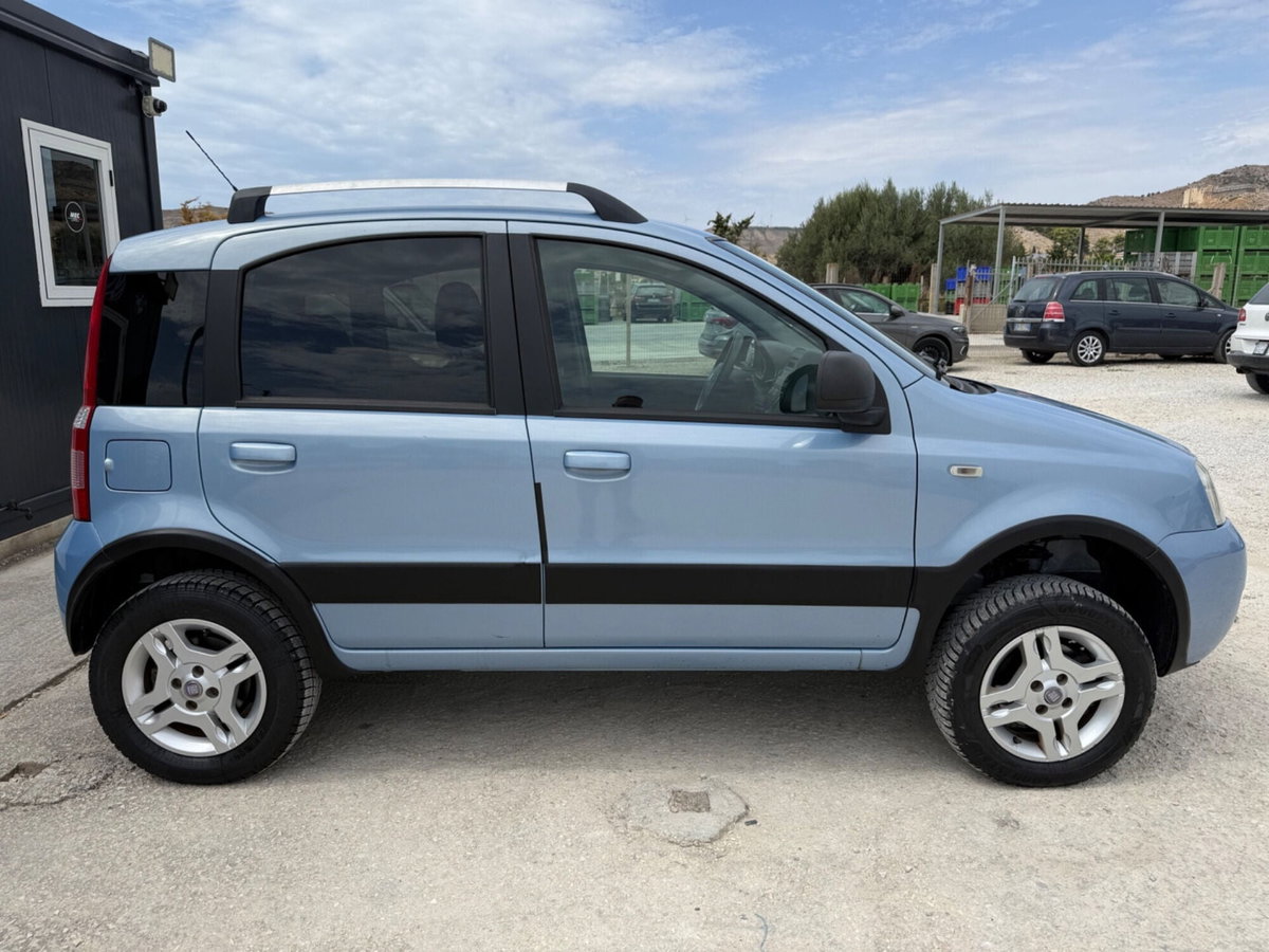 Fiat Panda 1.3 MJT 16V DPF 4x4 Climbing (4)