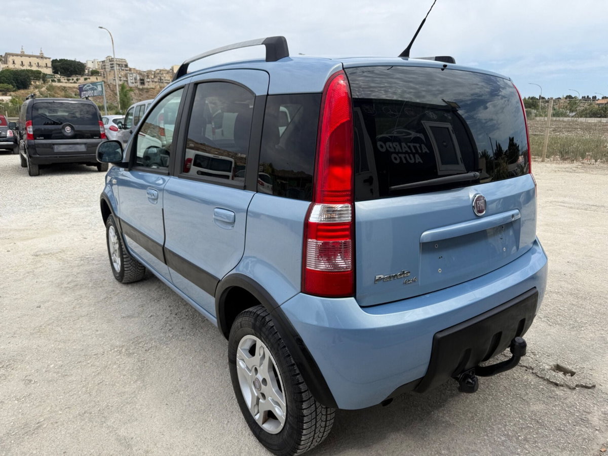 Fiat Panda 1.3 MJT 16V DPF 4x4 Climbing (7)