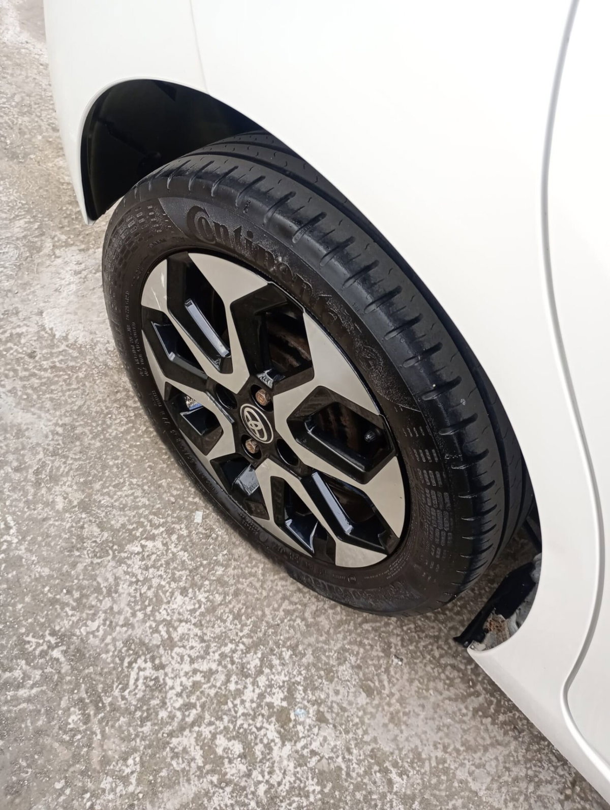 Toyota Aygo Connect 1.0 VVT-i 72 CV 5 porte x-play (9)