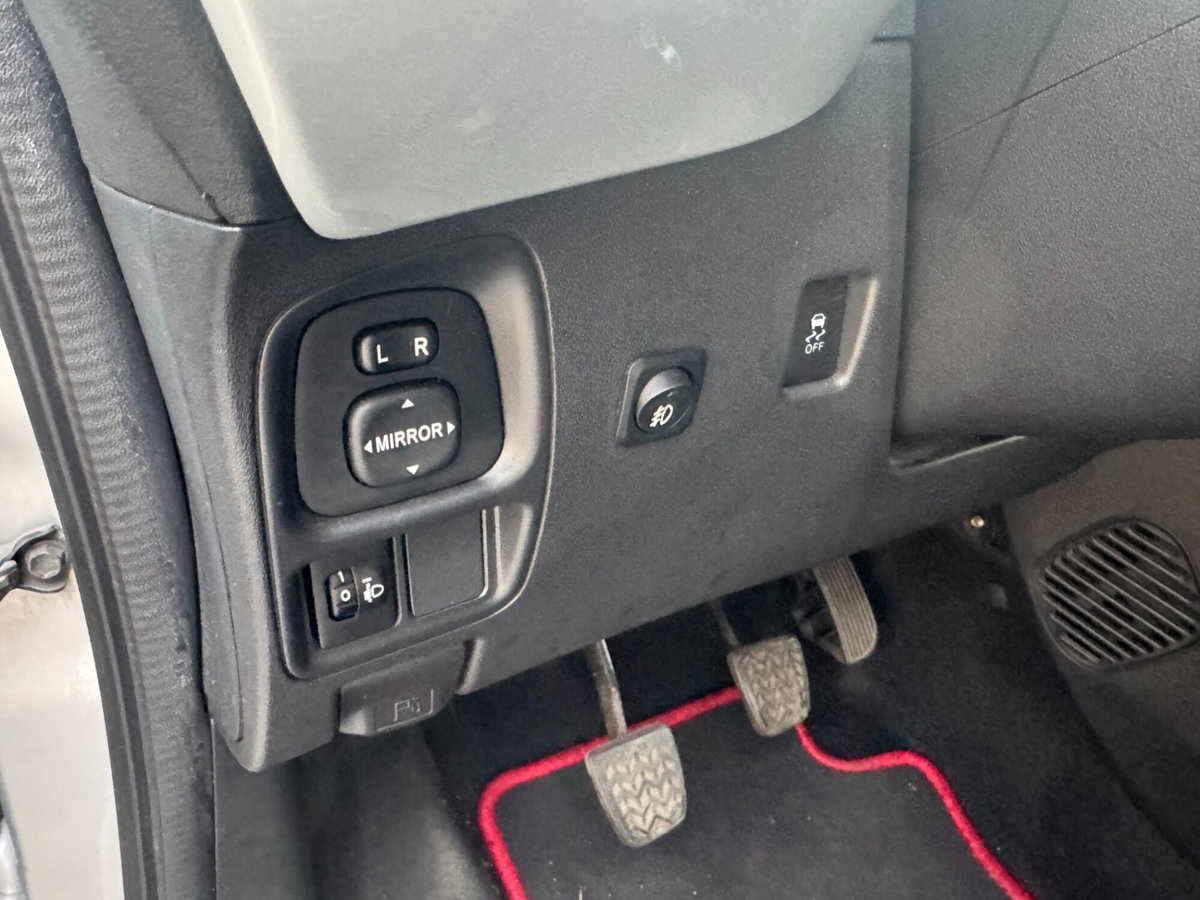 Toyota Aygo 1.0 VVT-i 69 CV 5 porte x-play TSS (12)