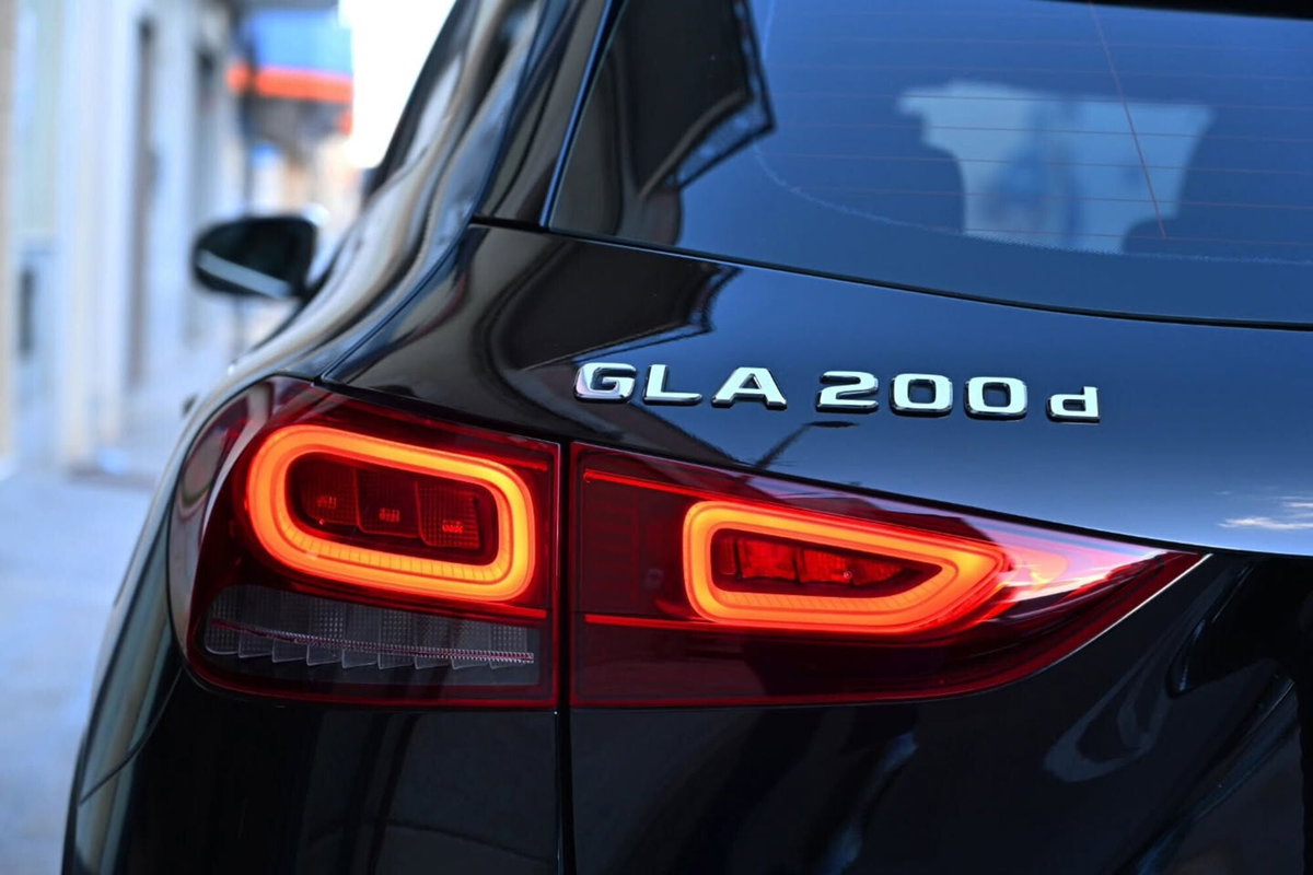 Mercedes-Benz GLA SUV 200 d Automatic Sport Plus (5)