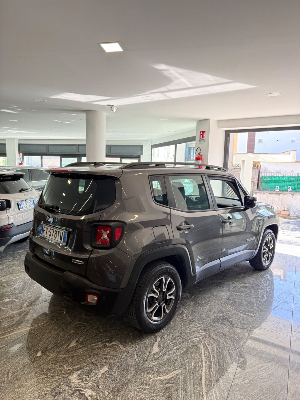 Jeep Renegade 1.6 Mjt DDCT 120 CV Longitude (4)