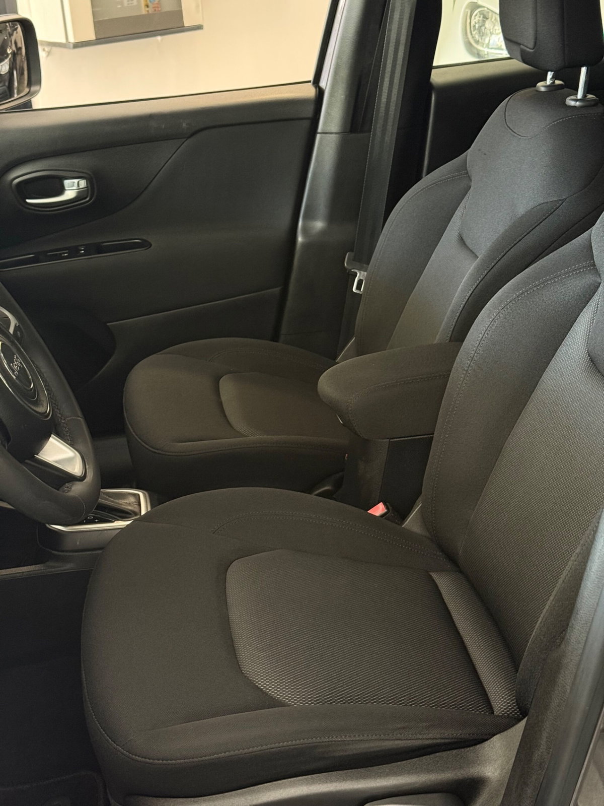 Jeep Renegade 1.6 Mjt DDCT 120 CV Longitude (8)