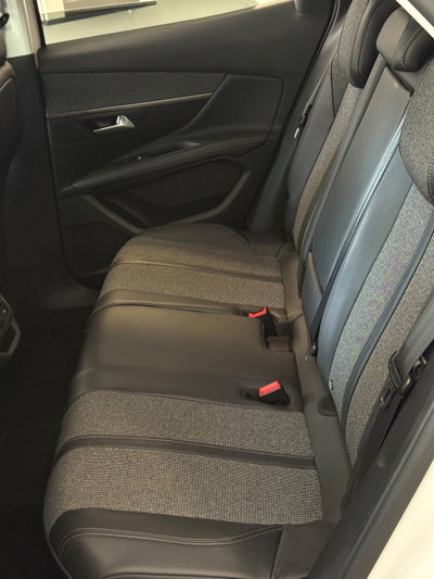 Peugeot 3008 BlueHDi 130 S&S EAT8 Allure Pack (9)