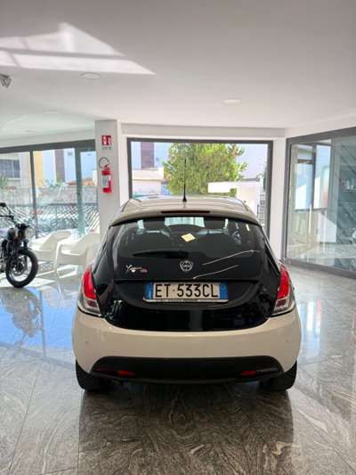 Lancia Ypsilon 1.2 69 CV 5 porte Silver (6)