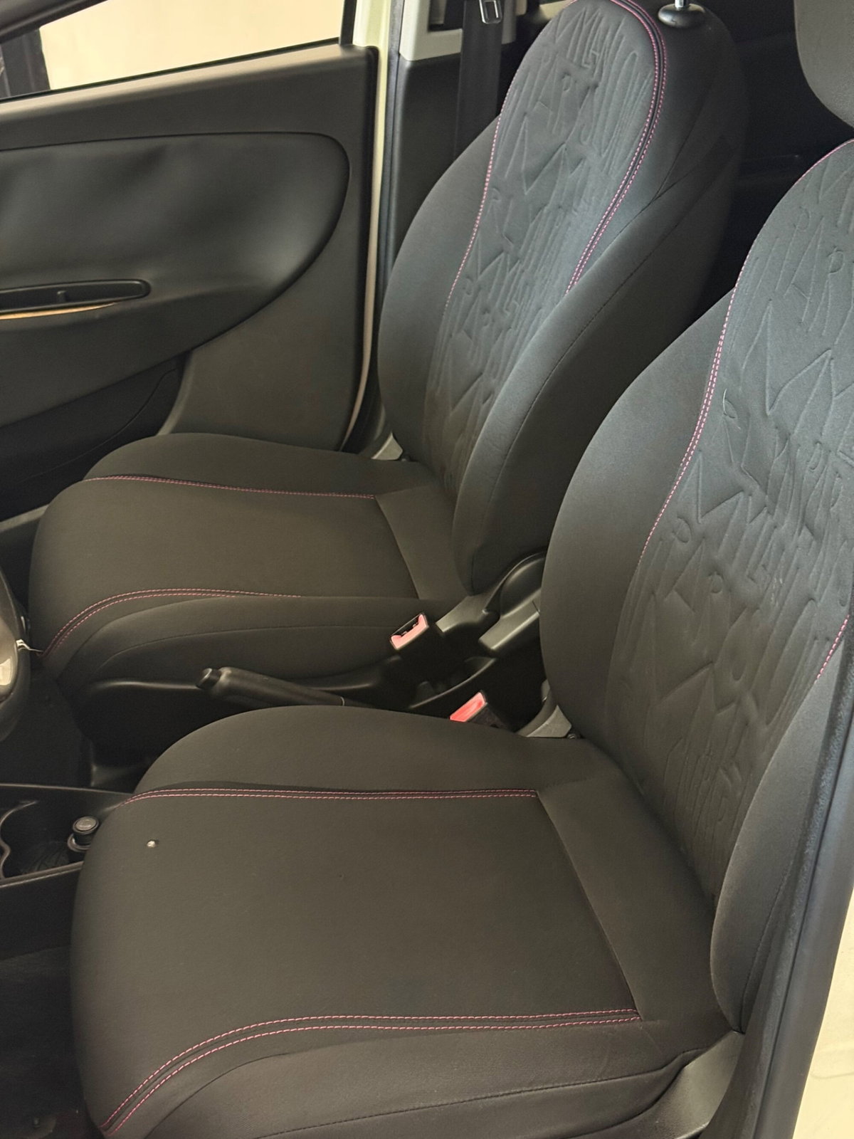 Lancia Ypsilon 1.2 69 CV 5 porte Silver (8)