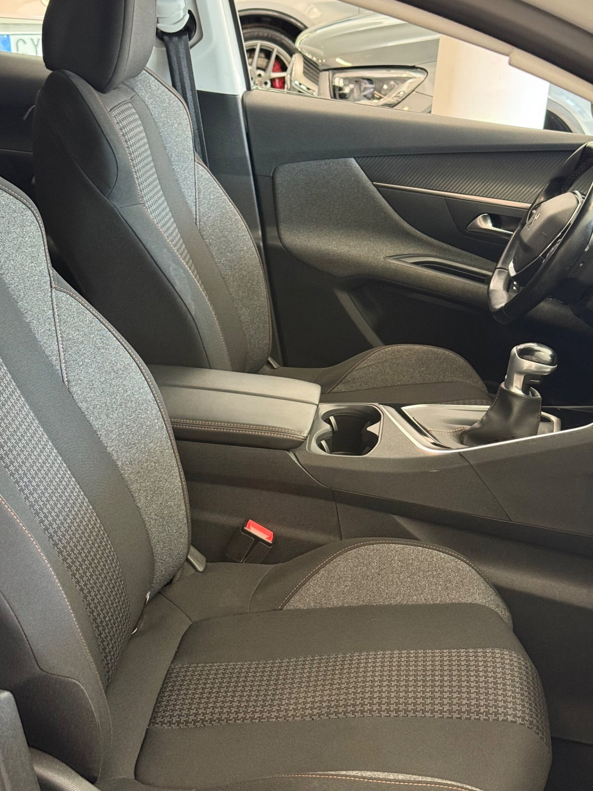 Peugeot 3008 BlueHDi 130 S&S Allure (10)