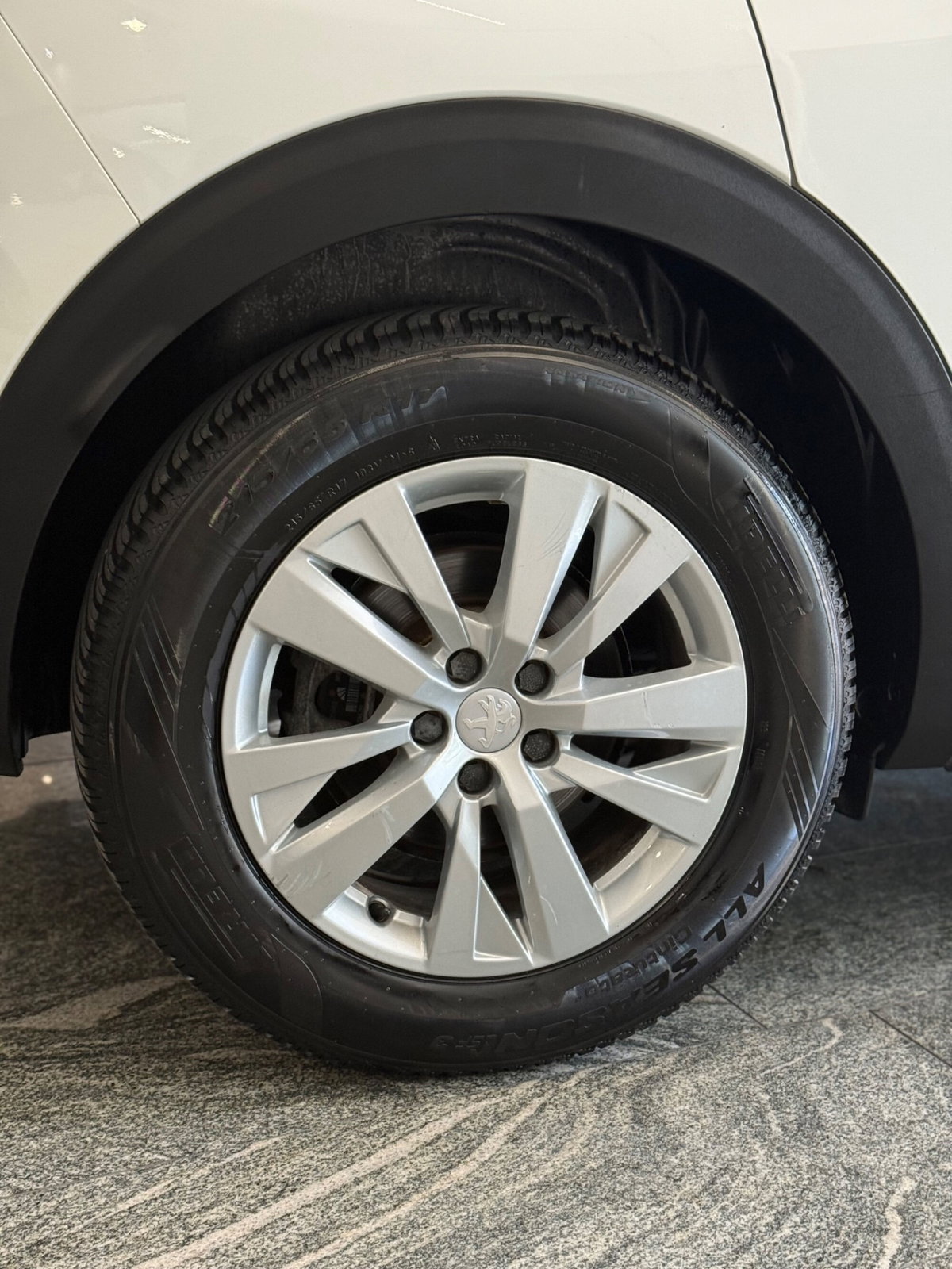 Peugeot 3008 BlueHDi 130 S&S Allure (12)
