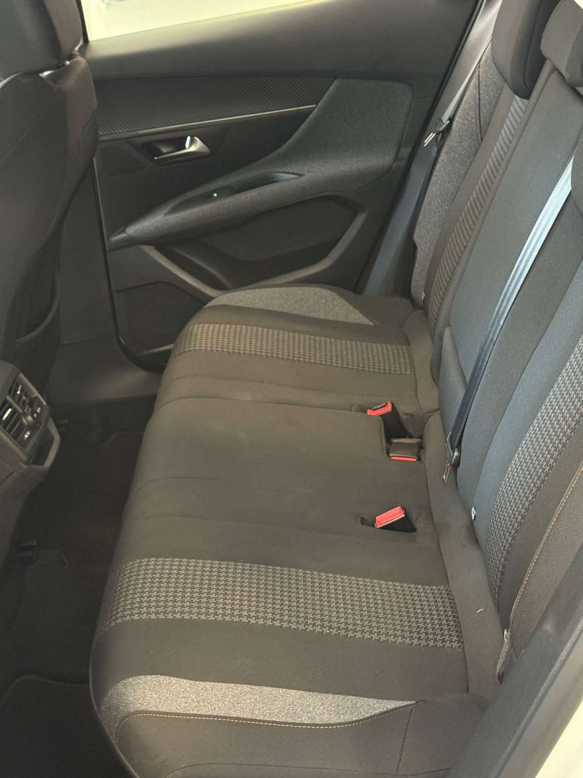 Peugeot 3008 BlueHDi 130 S&S Allure (7)
