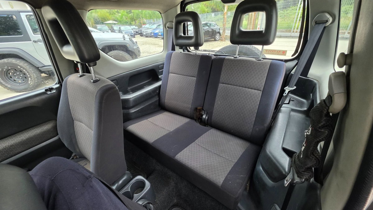 Suzuki Jimny 1.5 DDiS cat 4WD JLX Più (10)