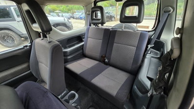 Suzuki Jimny 1.5 DDiS cat 4WD JLX Più (10)