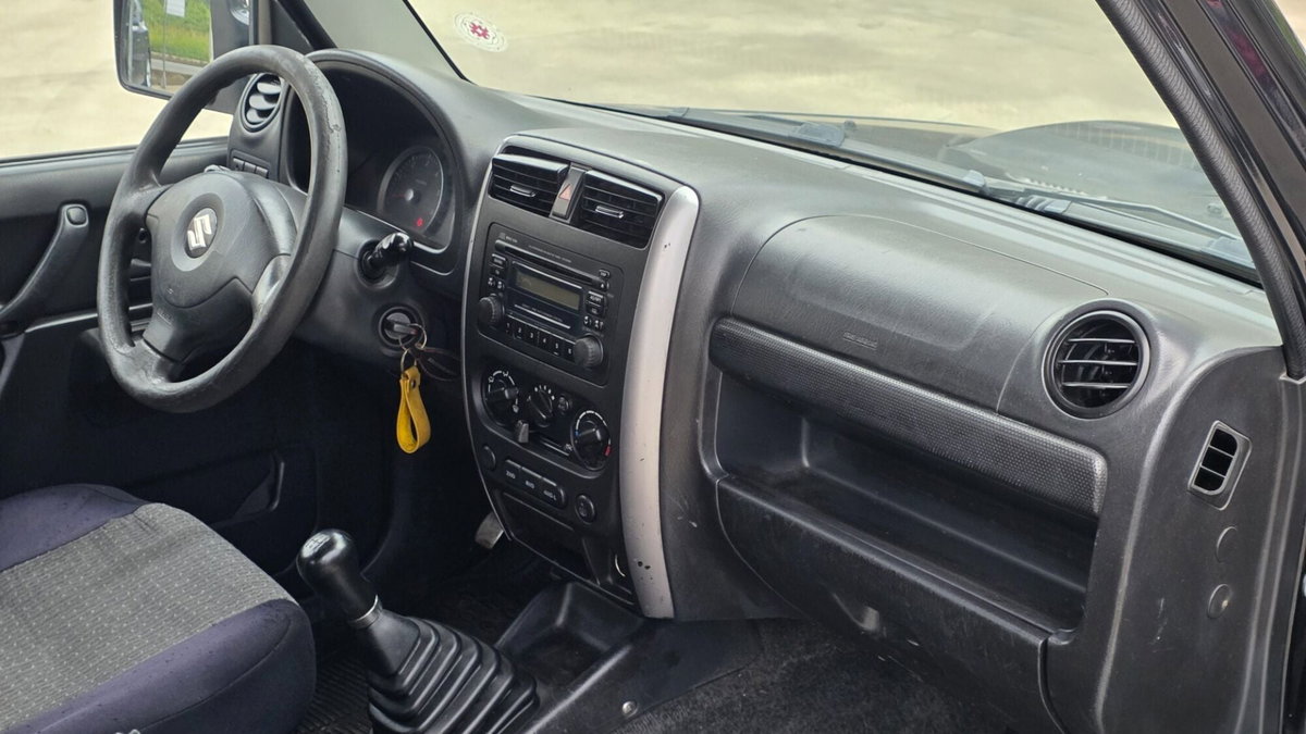 Suzuki Jimny 1.5 DDiS cat 4WD JLX Più (11)