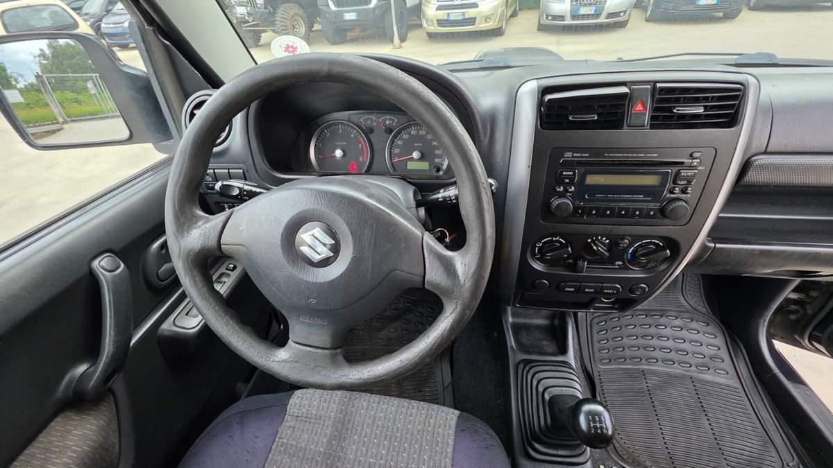 Suzuki Jimny 1.5 DDiS cat 4WD JLX Più (13)