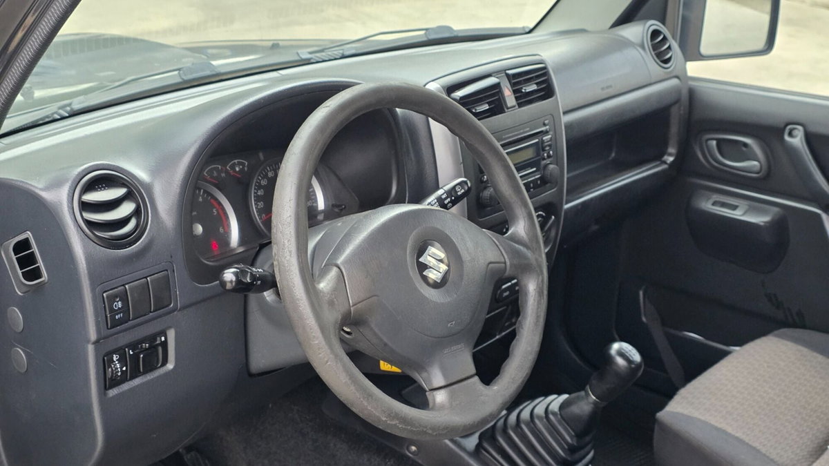Suzuki Jimny 1.5 DDiS cat 4WD JLX Più (8)