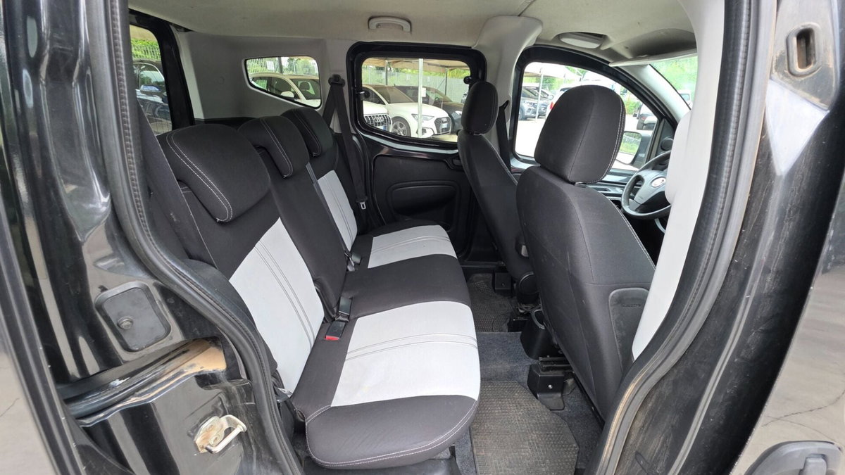 Fiat Qubo 1.3 MJT 75 CV Trekking (13)