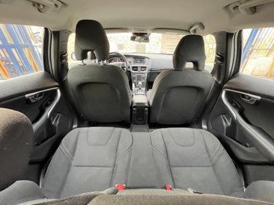 Volvo V40 Cross Country D2 1.6 Kinetic (11)