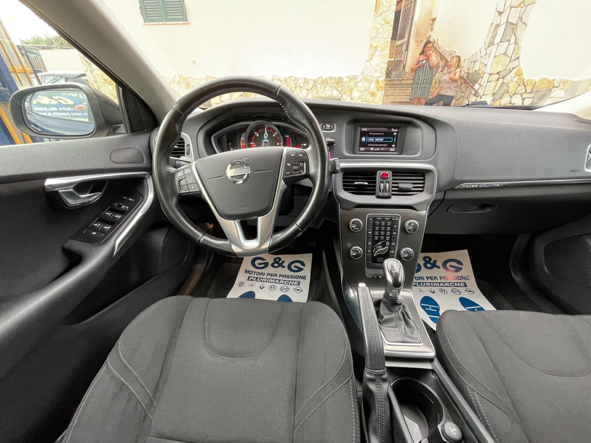 Volvo V40 Cross Country D2 1.6 Kinetic (13)