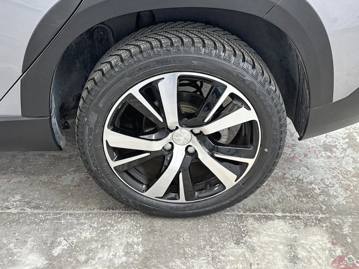 Peugeot 2008 Turbo 110 EAT6 S&S Allure (18)