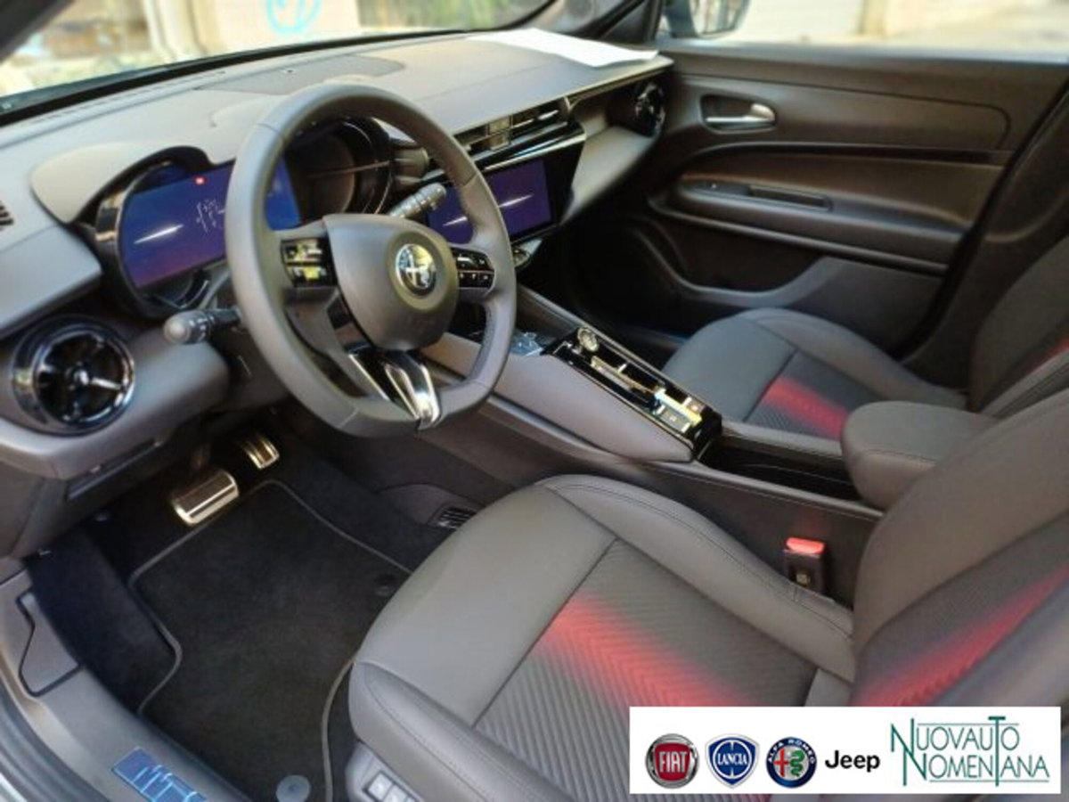 Alfa Romeo Junior 1.2 ibrida Q4 Ti 145cv edct6 (13)