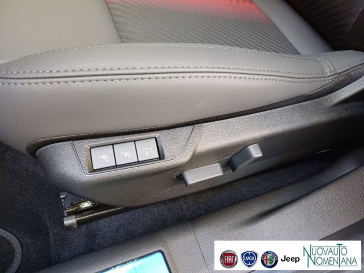 Alfa Romeo Junior 1.2 ibrida Q4 Ti 145cv edct6 (19)
