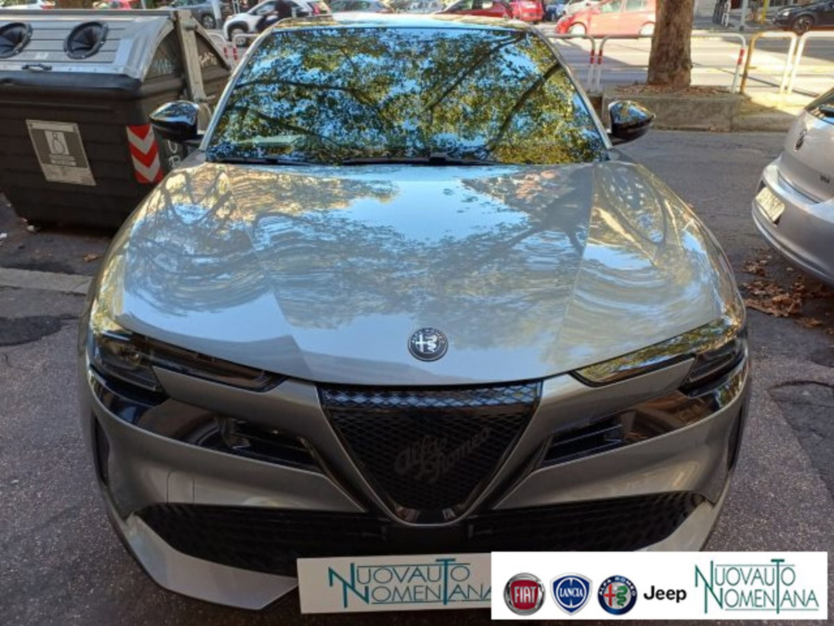 Alfa Romeo Junior 1.2 ibrida Q4 Ti 145cv edct6 (5)
