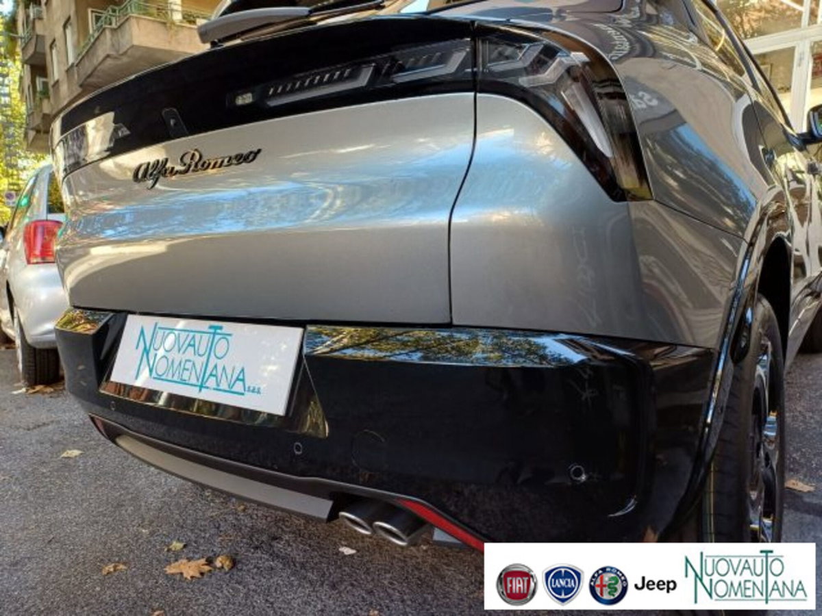 Alfa Romeo Junior 1.2 ibrida Q4 Ti 145cv edct6 (8)