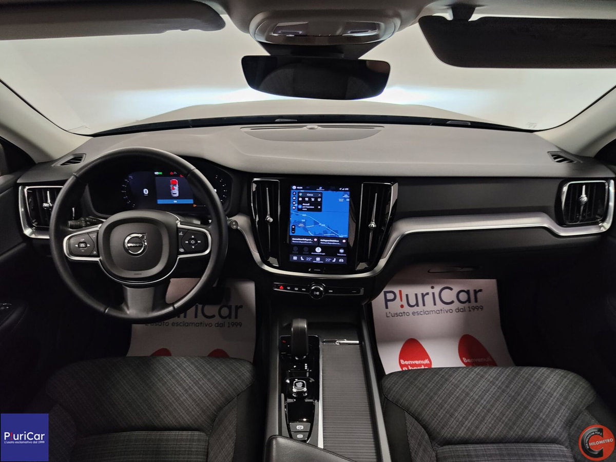 Volvo V60 2.0 b4 Essential auto (3)
