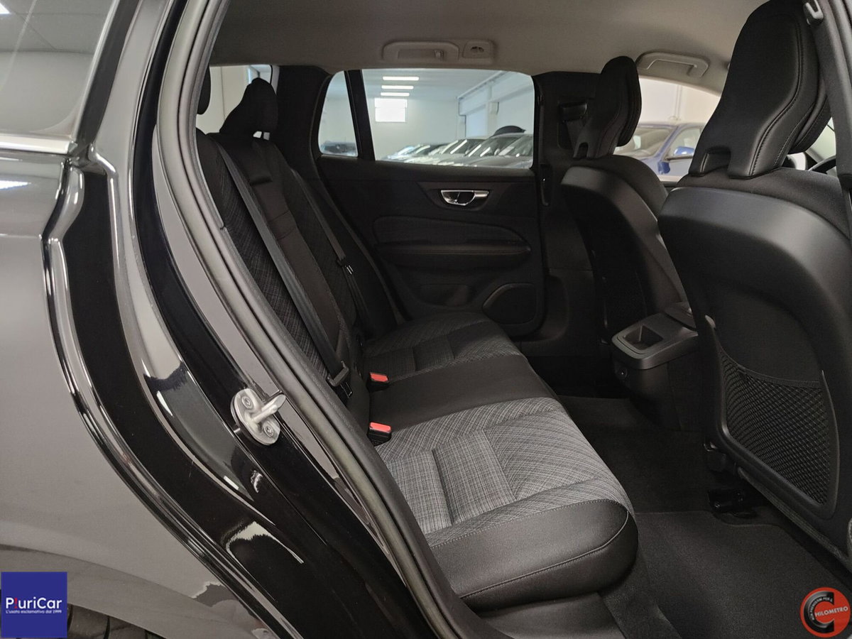 Volvo V60 2.0 b4 Essential auto (6)