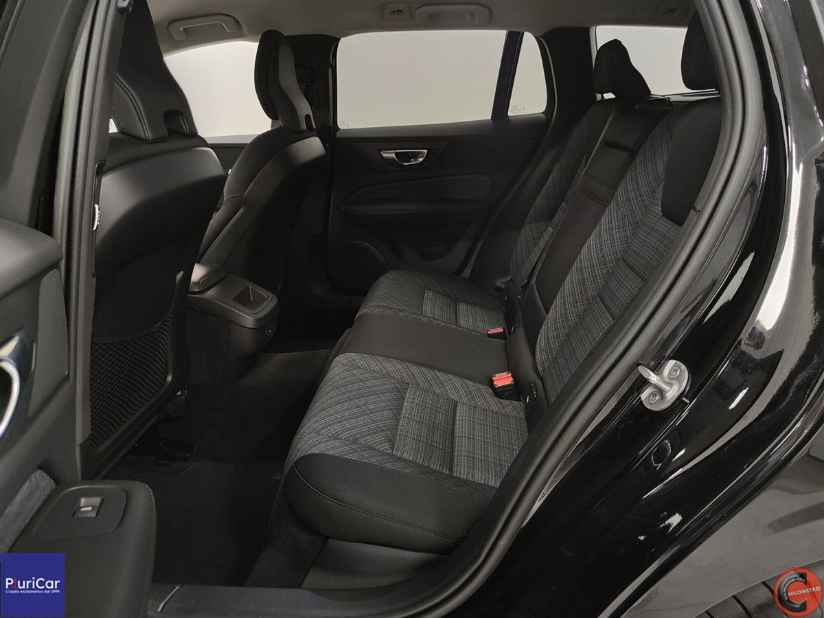 Volvo V60 2.0 b4 Essential auto (7)