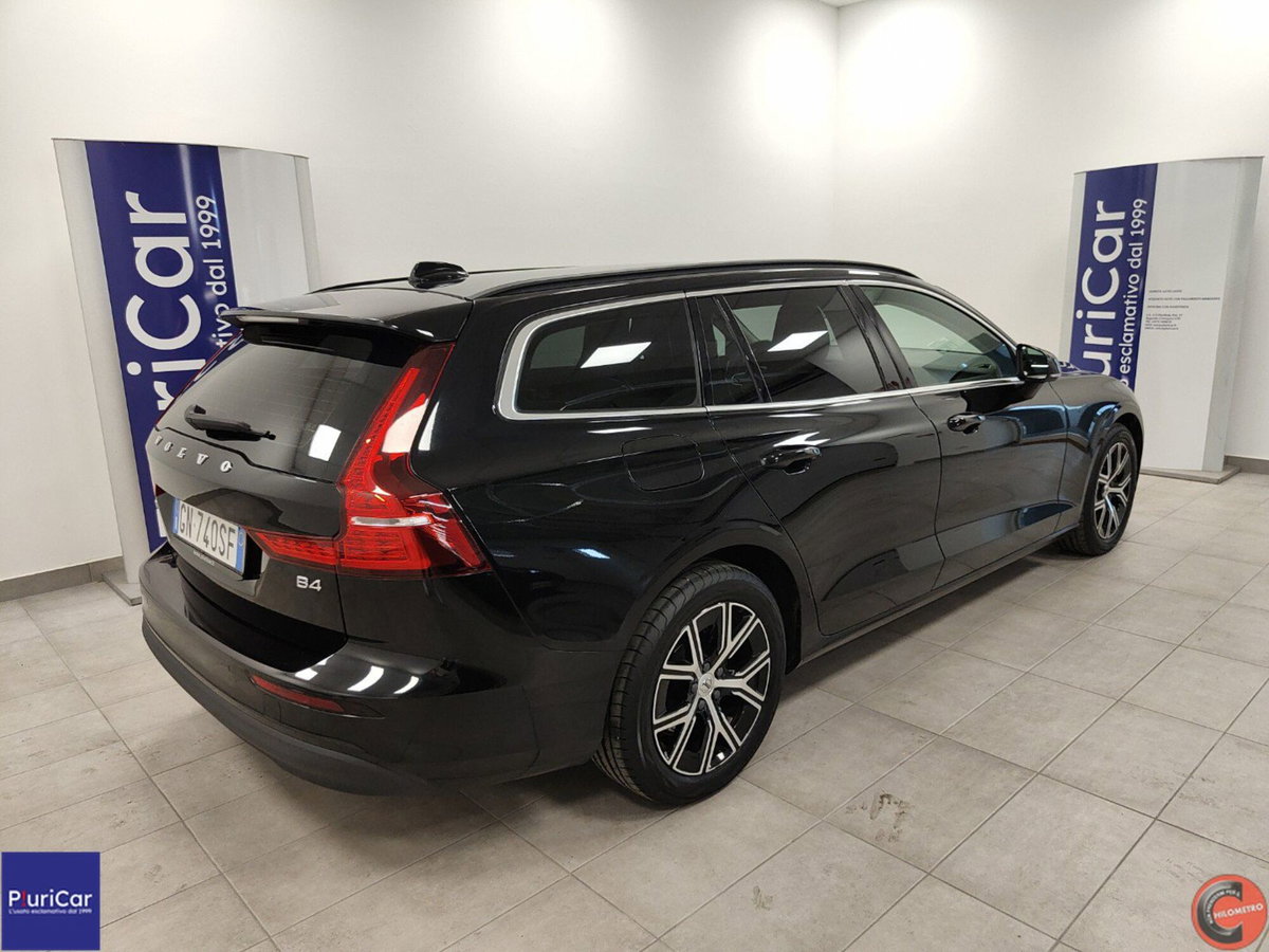 Volvo V60 2.0 b4 Essential auto (8)